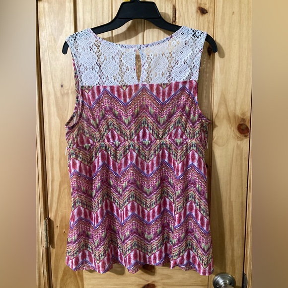 NWOT - No Boundaries size XXL 19 juniors?) flowy tank top Fits like a L. - Picture 3 of 4